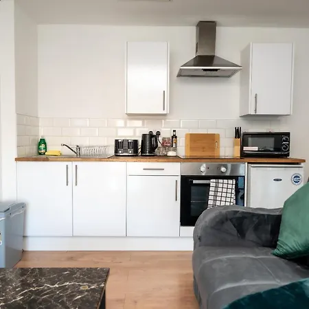 Corporate-Friendly 2Br Apartment In Leeds, Near Kirkstall Shopping Centre Leeds  Exterior foto