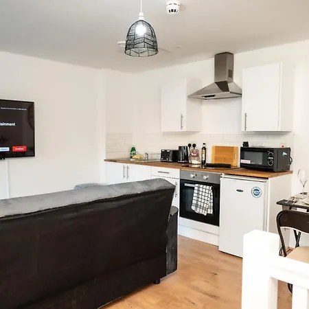 Corporate-Friendly 2Br Apartment In Leeds, Near Kirkstall Shopping Centre Leeds  Exterior foto