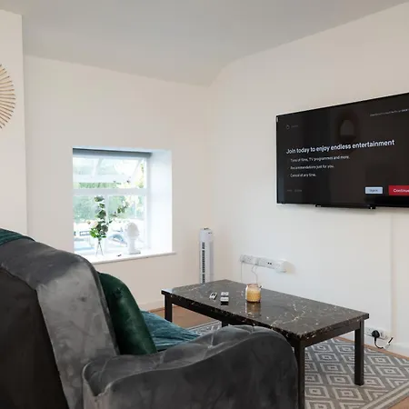 Corporate-Friendly 2Br Apartment In Leeds, Near Kirkstall Shopping Centre Leeds  Exterior foto
