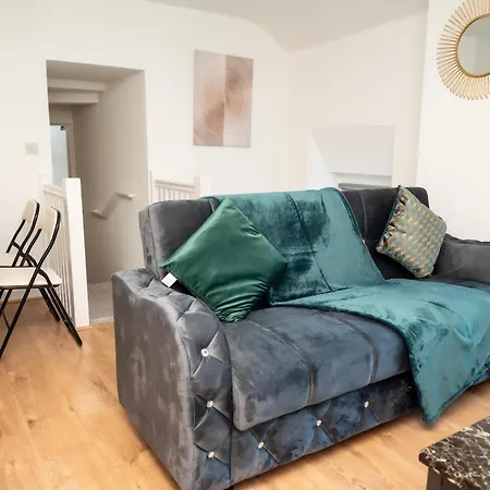 Corporate-Friendly 2Br Apartment In Leeds, Near Kirkstall Shopping Centre Leeds  Exterior foto