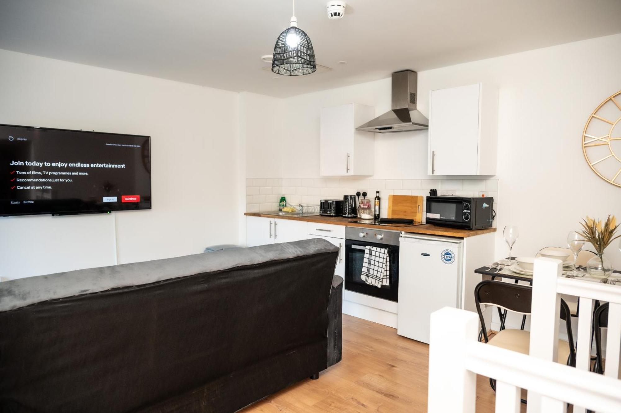 Corporate-friendly 2br In Leeds, Near Kirkstall Shopping Centre Apartamento